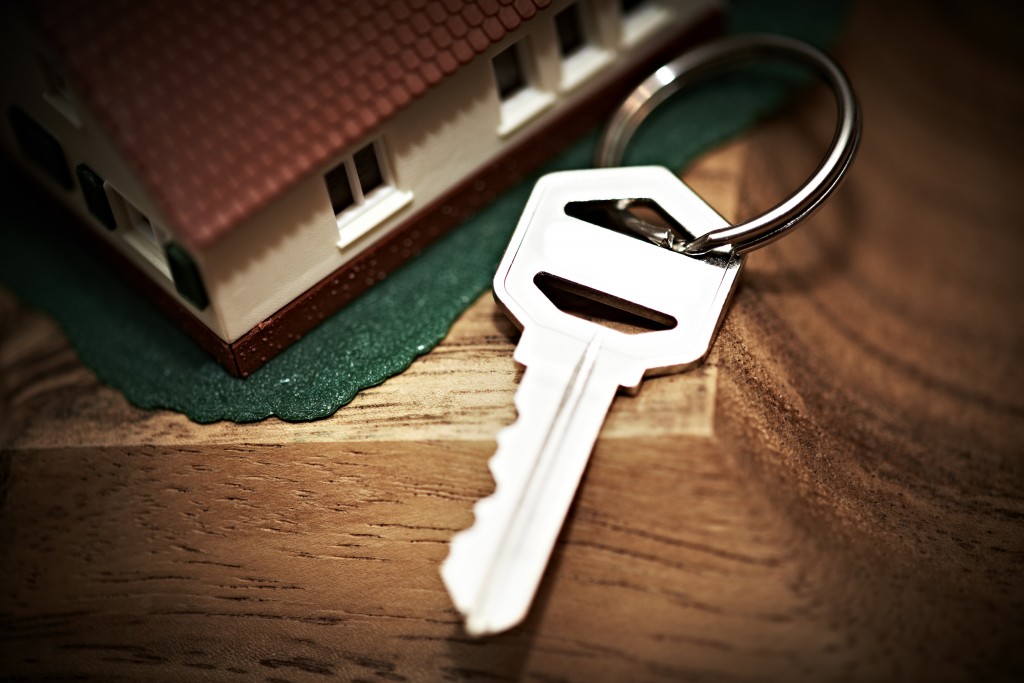 home model and house keys
