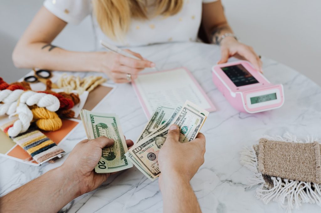 people counting cash